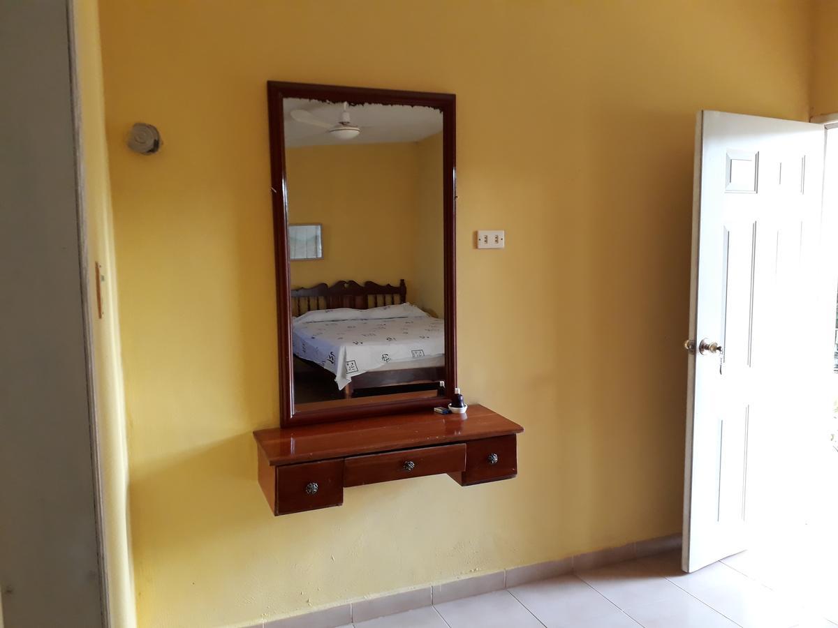 El Chac Mool Bed and Breakfast Santa Elena Δωμάτιο φωτογραφία